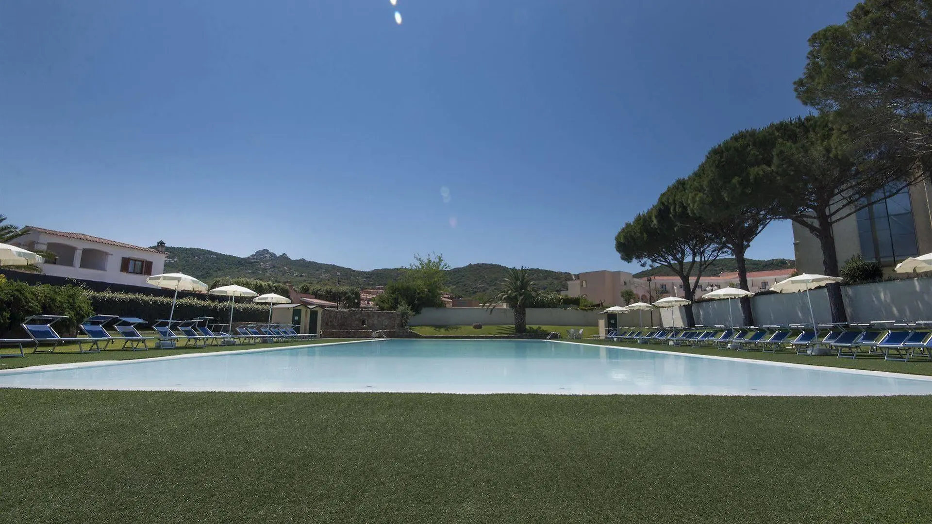 Ahr Baja Hotel & Spa Cannigione 4*,